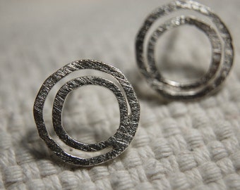 Silver rounds earrings