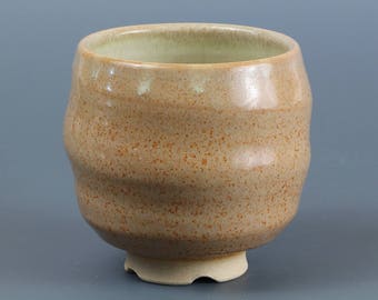 Yunomi, Teabowl in Peach Glaze