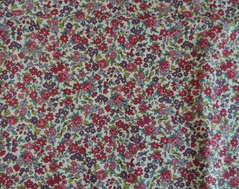 Red and plum flowers pattern cotton fabric