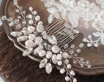 Bridal Hair Comb Wedding Decorative Hairpiece Pearl Hair Comb Silver Crystal Rhinestone Hair Clip Beaded Prom Headpiece Wedding Hair Jewelry