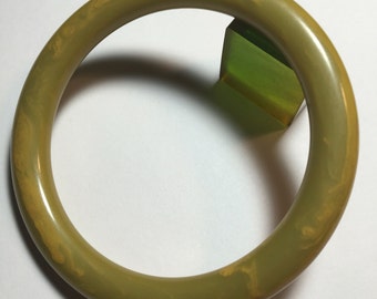 Chunky Vintage Bakelite Marbled Bangle