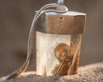 Easter gift for her - Spring jewelry - Resin jewelry Crystal necklace - Terrarium jewelry - terrarium pendant - terrarium necklace