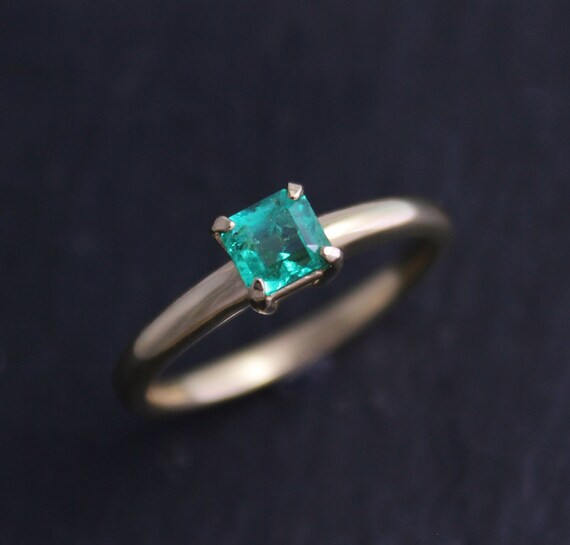 Asscher Cut Emerald Ring 18k Yellow Gold Alternative