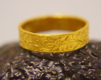 22k wedding band//22k yellow gold//artisan hammered handmade//fine gold ring// mans gold ring//unisex solid gold//22k gold wedding band ring
