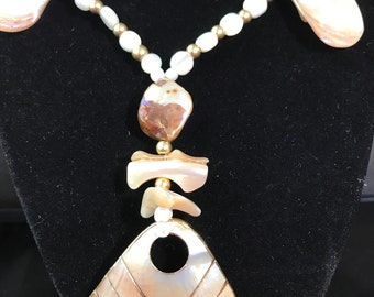 Unique MOP Summer Shell Necklace