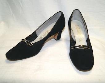 Vintage Women's Black Suede Heels Shoes By Red Cross Shoes - Size 8 1/2 AA