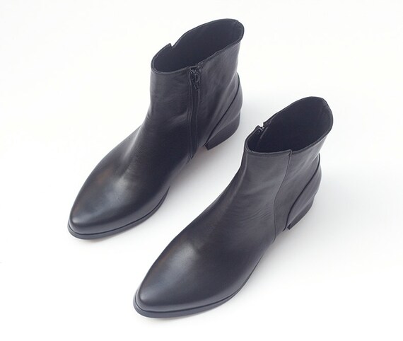 shiny toe boots
