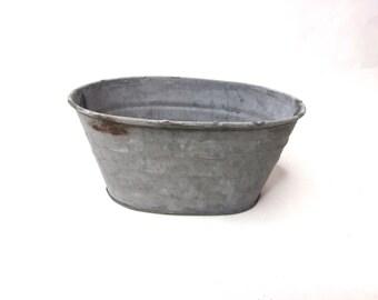 Galvanized Metal Washtub, Galvanized Oval Tub, Galvanized Oval Bucket, Rustic Wedding Decor, Bucket Planter, Metal Pail
