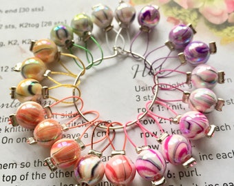 20 Knitting stitch markers marbled inks