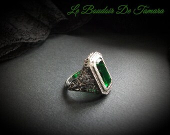 Victorian silver and emerald green ring, silver ring, gothic ring, victorian jewel, green jewelry, silver jewelry, antique ring,vintage ring