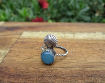 Silver Mermaid Ring Size 6.25 / Blue Chalcedony Ring / Sterling Silver Ring / Seashell Ring / Round Chalcedony Ring / Silver Shell Ring