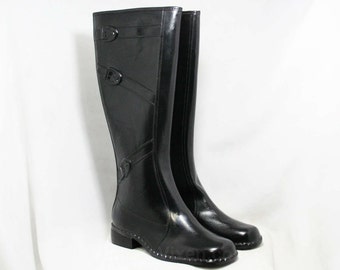Size 6 Trompe L'Oeil 60s Boots - Black Waterproof Rubber - Sophisticated 1960s - Faux Buckles - Fleece Lined - Unworn - Deadstock - 43708-1