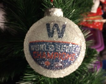 World Series Champions 2016!! Fly the W Chicago Cubs glass glitter ornament