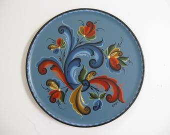 Norwegian Rosemaling on a 10 inch plate