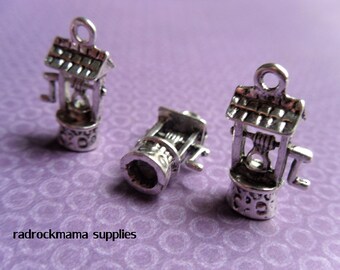Antique Silver 3-D Wishing Well Charm Pendant (1) 22x13mm -A4A3-2