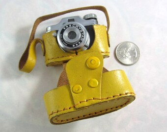 Vintage 1940's Crystar Sub Mini Camera w/Case Spy Camera Made in Japan Excellent Condition Collectible