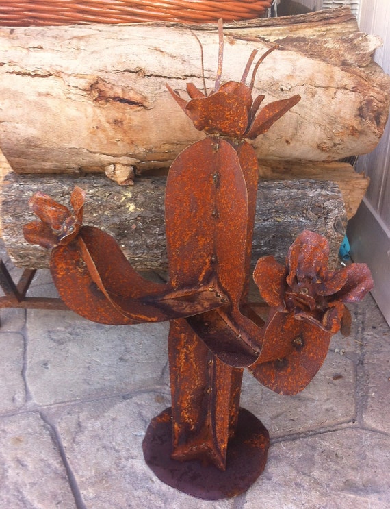 Tri Cactus with 3 Flowers Metal Yard Art Metal Garden