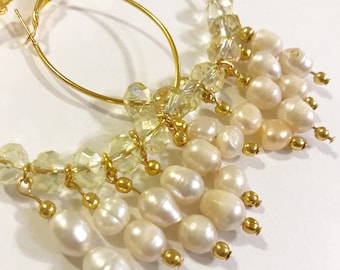Screens plated in gold with precious pearls.