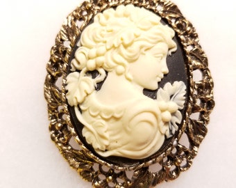Cameo Brooch Vintage, New Old Stock, Victorian Cameo Brooch, Cameo Brooch Pin, Vintage Cameo, Steampunk Brooch, Cameo Brooch, Wedding Brooch