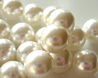 Shell Pearl Beads 10mm Lustrous Snow White Smooth Round - 12 Pieces