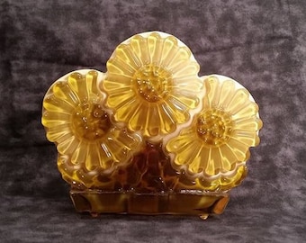 Vintage Daisy Napkin Holder/ Lifo Industries Resin/ Resin Daisy Napkin Holder