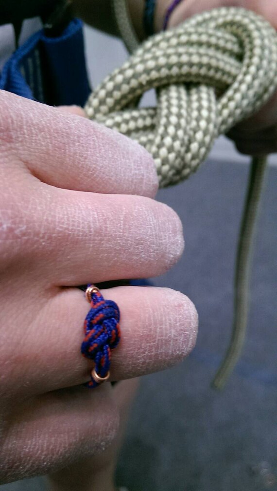 Ring Red Blue Paracord Figure 8 Climbing Knot Ring with