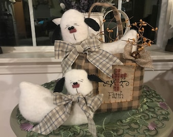 Primitive Easter Sheep in Basket, Easter Spring Sheep in Faith basket, Easter Decoration, Primitive Sheep