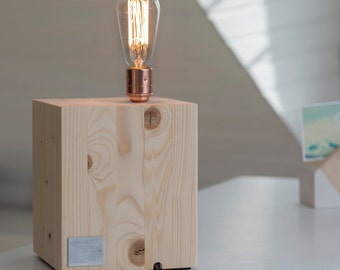 Design lamp with Edison Bulb made of wood and copper