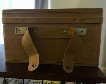 Vintage Hartmann train case