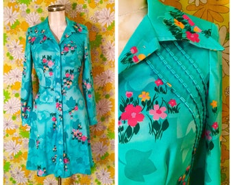 SALE! 70s Vintage Green Floral Mini Shirtdress Medium