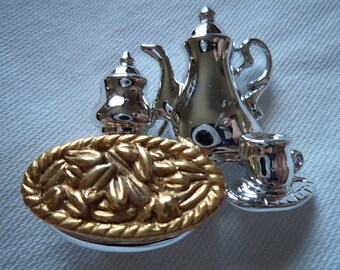 Vintage Signed Danecraft Silvertone/Goldtone Peacan Pie Brooch/Pin
