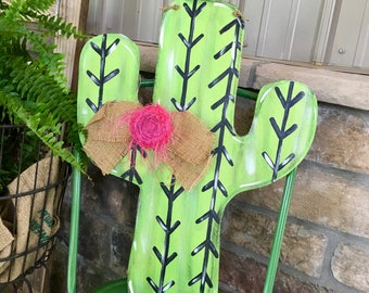 Cactus door hanger - Door Hanger - Christmas Door Hanger -Cactus Sign- Cactus -Painted Cactus Sign - Cactus Decor - Door Decor - Cactus Gift