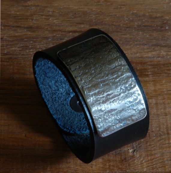 Navy Blue Bracelet Wrist Cuff Silver Chiselled Hand Forged Stainless Steel Unisex Canadian Hand Dyed Leather Handcrafted Size 7" w/ Snaps