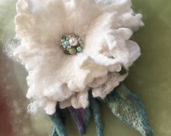 Wool flower.Broochflower, cream white flower merino wool,bam beads