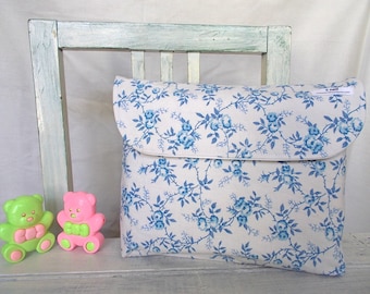 sweet blue roses Changing Pad and diaper bag