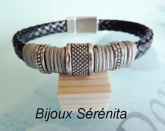 Black magnetic clasp leather bracelet