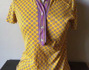 Vintage Tops Tee 1960s Sue Brett Pullover Shirt 60s Micro Floral Tops Yellow Purple Mod Retro Floral Button Down Hipster Pennylane