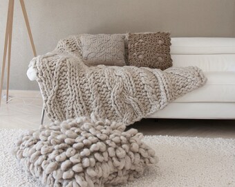 Floor pillow - Floor cushion - pouf - Throw pillow - handknitting- Wool pillow