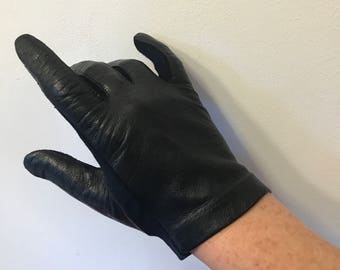 Mod gloves navy blue vintage leather stretch detail size 7 shorties wrist length scooter girl 1960s GoGo blue gloves