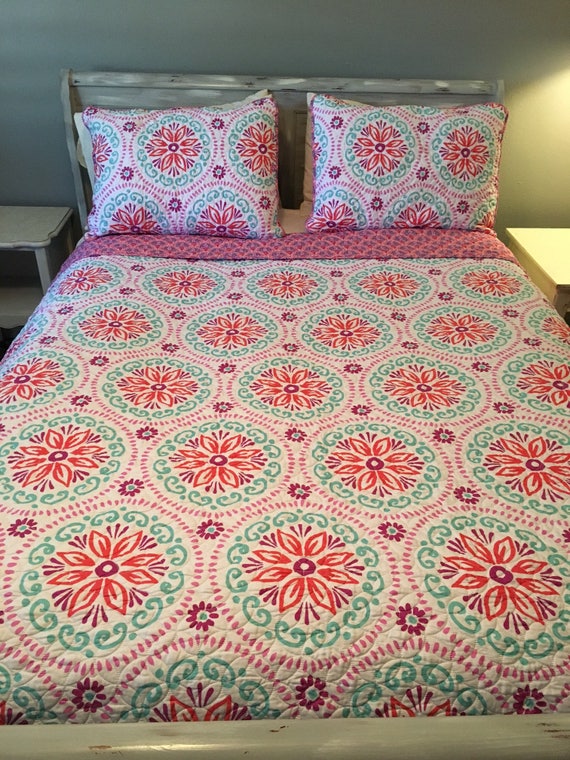 Full/Queen fitted coverlet Full/queen bedspread Full/Queen