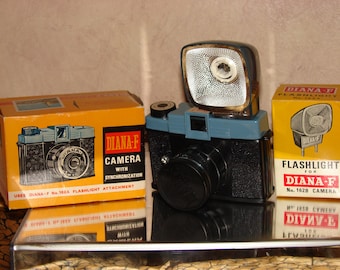 1960s Diana F Camera and Flash MINT, Never Removed from Box! Medium Format, the camera that started Lomography!