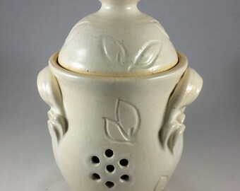 Garlic Keeper in Satin White
