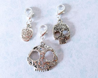 Set of 3 sugar skull stitch marker / progress keeper for knitting or crochet. Silver plated + 14mm clasp. Made by Kathryn Crafternoon Treats