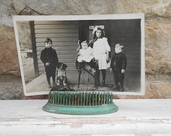 Vintage Oval Flower Frog Green Spiked Pin Dazey no. 81 Needlesharp Metal Photo Postcard Holder Office Shabby Decor Photo Postcard Display