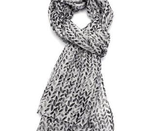 Beautiful Silver Splash Leaf Scarf