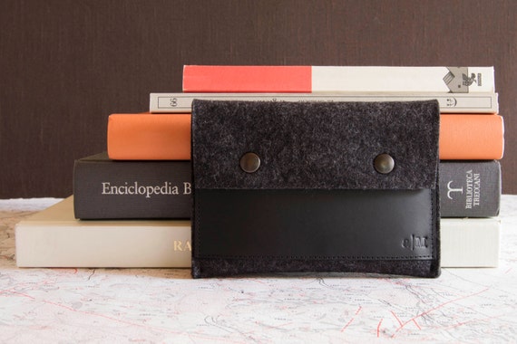 Felt and leather PASSPORT WALLET, passport case, charcoal and black, wool felt, handmade, made in Italy