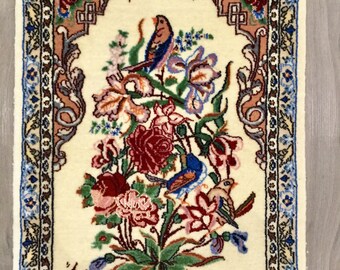 Decorative Pictorial Silk Isphahan Rug