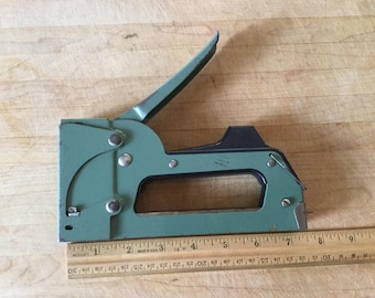 Vintage Green Arrow Fastener Heavy Duty Stapler Model T-55