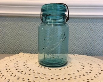 Vintage Blue Ball Mason Jar with lid
