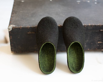 Felted men slippers Mens house shoes Forest green very dark brown natural wool clogs Eco friendly gift for him Wool anniversary Christmas